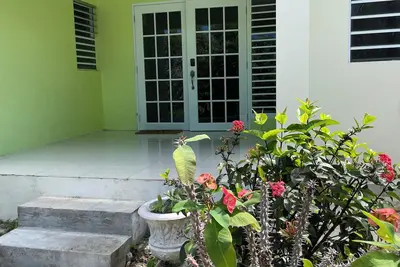 Image de Cozy apartment in lovely Olveston with Ac, WiFi. Close to Salem and Old town.