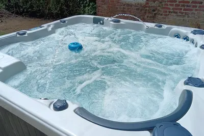 Image de La conciergerie, jacuzzi 14 pers possible 22 pers
