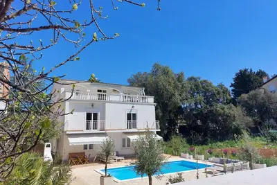 Image de Charming 3-bedroom apartment with Ac, Pool, WiFi in beautiful Biograd na Moru