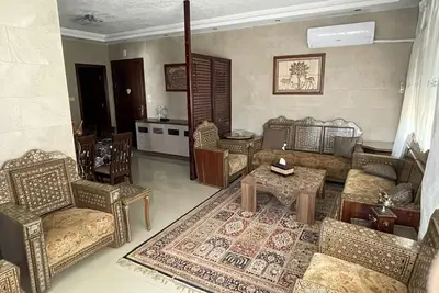 Spacious 3-bedroom apartment, 3 seating areas, in charming Amman with Ac, WiFi