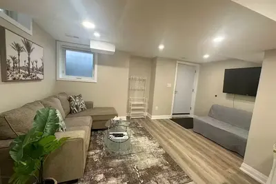Image de 2 Br luxury basement - No Pets