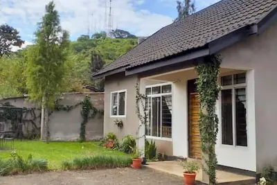 Charming 3-bedroom house in enchanting Arusha with WiFi