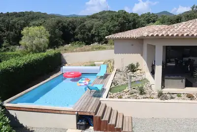 Image de villa 2 chambres avec piscine et spa