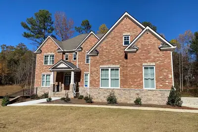 Image de 4-bedroom shared common area w/ Fire place, porch, 3400 sq ft; 1 acre smart key