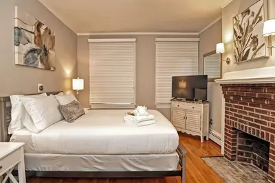Image de Stately on Cedar - Luxe 2-bedroom Beacon Hill apartment with Ac, WiFi near Mgh