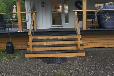 Charming 2-Br house with  Ac, WiFi, firepit and only 5 min walk from beach