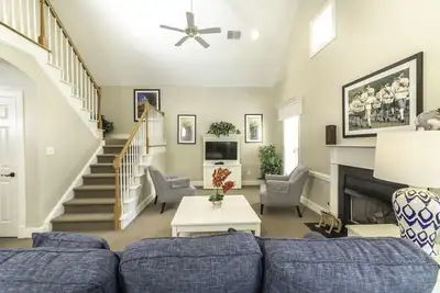 Image de Charming 2-bedroom resort in nice Williamsburg with WiFi, fitness room