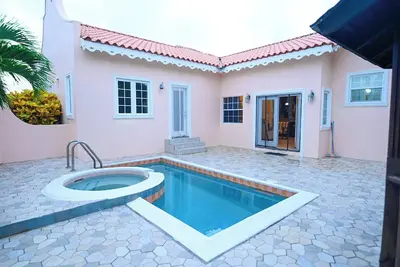 Image de Iyanola Villa/ Tee Joys - 3-bedroom villa in beautiful Gros Islet with Ac, WiFi