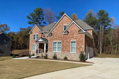 Image de Luxury 3400 sq ft Estate;Private Backyard Oasis 3-4 rms; 2 levels to yourself!