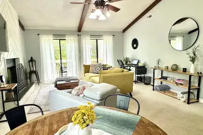 Image de Cozy 2/2 Pet Friendly Condo near Wake Forest University in Winston-Salem