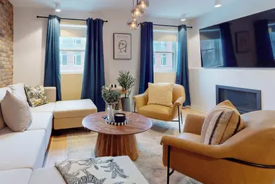 Image de Casa Hotels: Elegant 2br Suite in Leslieville