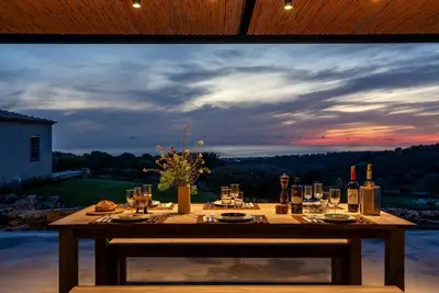 Villa with pool and panoramic view