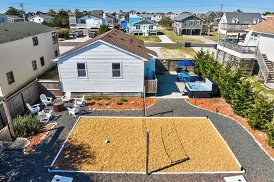 Image de Billfish Bungalow | 1950 ft to the beach | Dog Friendly and Hot Tub