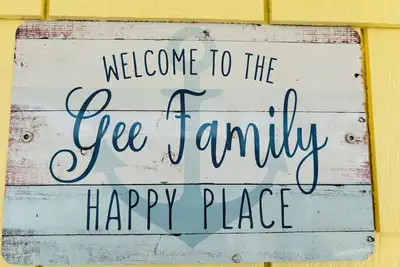 Image de A charming 3-bed/3. 5 bath home with in-ground pool and jacuzzi on Pages Creek