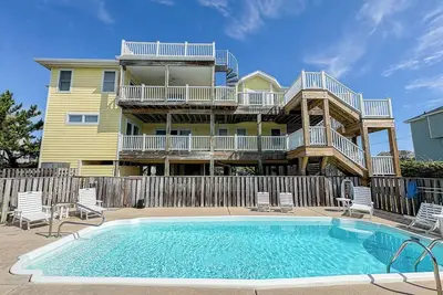 Image de Seventh Heaven - 6 Br Oceanside Retreat w/Private Pool, Hot Tub, Ev Charger