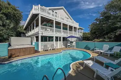 Image de 6 Br Home in Southern Shores w/Private Pool, Hot Tub, Elevator