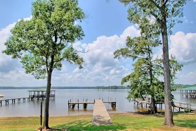 Image de Lakefront Home - Relaxing Escape