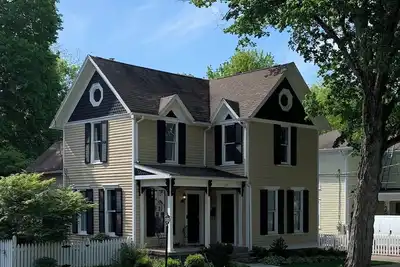 Image de Charming Historic 4-bedroom House in Downtown Granville with Ac and WiFi