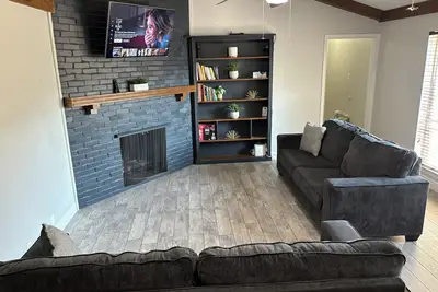 Image de Bright & Comfortable 3-Bedroom Home with Garage + Perfect for Long-Term Stays