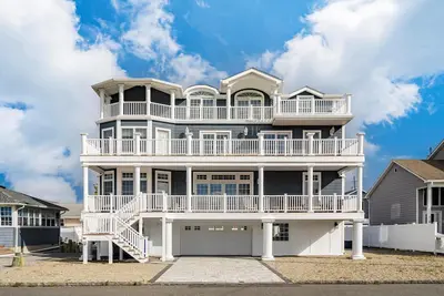 Image de Spacious 5-bedroom house in Ortely Beach with Ac, WiFi. Enjoyable getaway