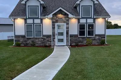 Image de Fisher House Spacious Home in Tiny Home Village