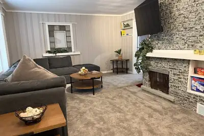 Image de Newly Renovated Gem Fenced Backyard 2 Full Baths