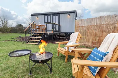 Image de Shepherds Hut - Ash, pet friendly, with hot tub in Lincoln