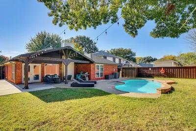 Image de Outdoor Oasis w/ Pool: Grand Prairie Family Home!