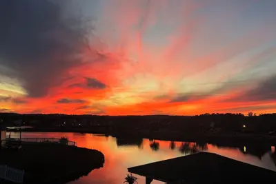 Image de Sunsets on Bourbon Street! Waterfront views!