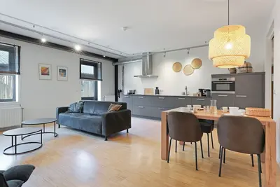Image de Quiet ground-floor apartment on the land side with a bunk bed.