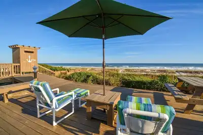 Image de \"Relax-Station\" Family Friendly Oceanfront Home