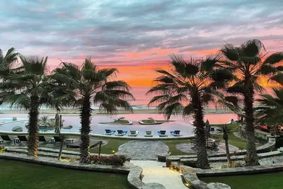 Image de Luxury Oceanfront Condo on Cerritos Beach