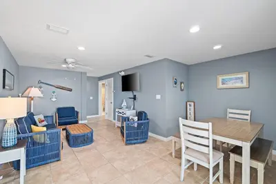 Image de Beach House - Under Tow - St George Island, Sleeps 7, Fam Fav