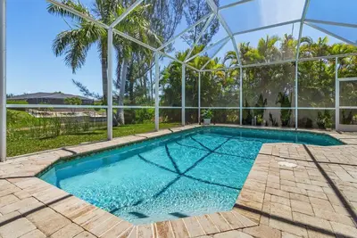 Image de Charming waterfront 3-bedroom Villa with Ac and Pool in welcoming Cape Coral