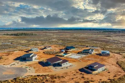 Image de 8 Acre Estate I Swimming Pool & Hot Tubs I 8 Homes