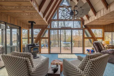 Image de Audubon Breeze Chalet by Innsbrook Vacations!