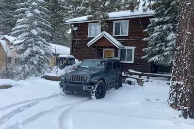 Image de Cozy Log Cabin