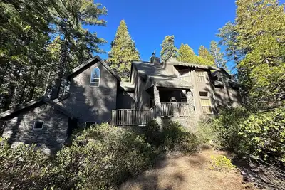Image de Classic Cozy Shaver Lake Cabin