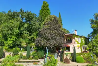 Image de Beautiful Mansion on a 300 Hectare Estate nestled in the Green Heart of Provence