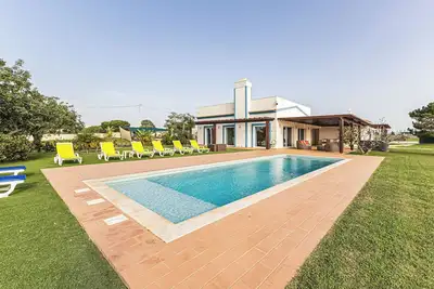 Image de Quinta dos Figos, a charming 5-bed villa with Jacuzzi in Galé, Albufeira.