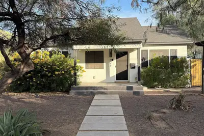 Image de Charming 3-bedroom house with Pool and Hottub in welcoming Phoenix