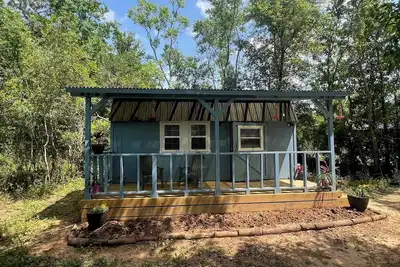 Image de Charming double lofted boathouse with private lake