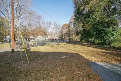 Image de Charming 3-bedroom cottage in Greensboro with Ac and WiFi