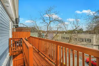 Image de 3-bedroom townhome w\/ 4 queen beds in Historic Downtown