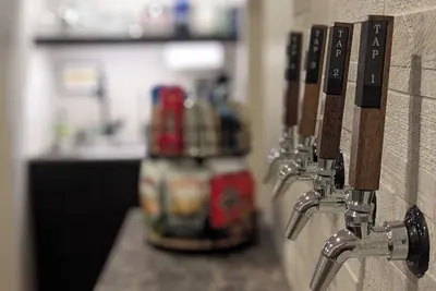 Image de Charming 2-bedroom, \"garden level, \" abode. Located within Denver metro