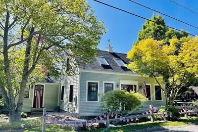 Image de Charming Frenchman's 1796 Cottage