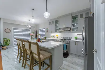 Image de Relax in Style | 5br Cozy Home with Modern Touches