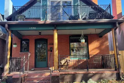 Image de Cute/Cozy Basement Apartment in Old Denver’s Hip Cheeseman Park neighborhood!