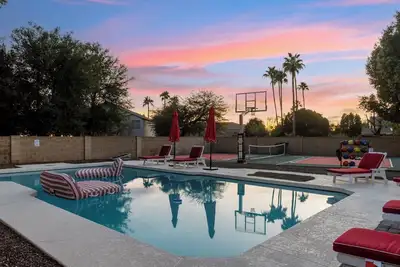 Image de Cobo Escape | Heated Pool | MiniGolf | Game Room