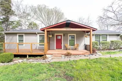 Image de A Boho Retreat - The Firefly-  \nA charming 2-bedroom home with complete privacy!